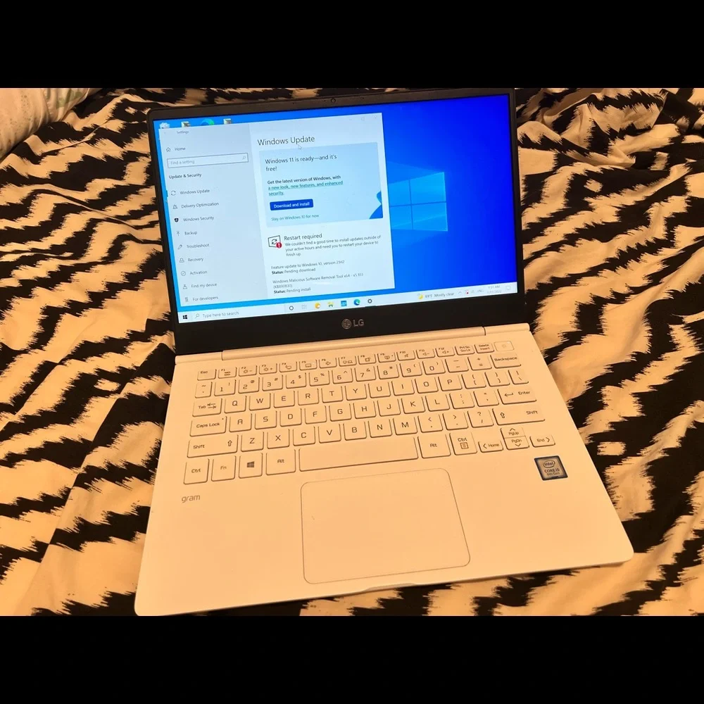 LG Gram Laptop - Picture 1 of 4